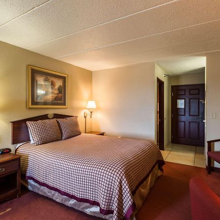 Rodeway Inn Норфолк Екстер'єр фото