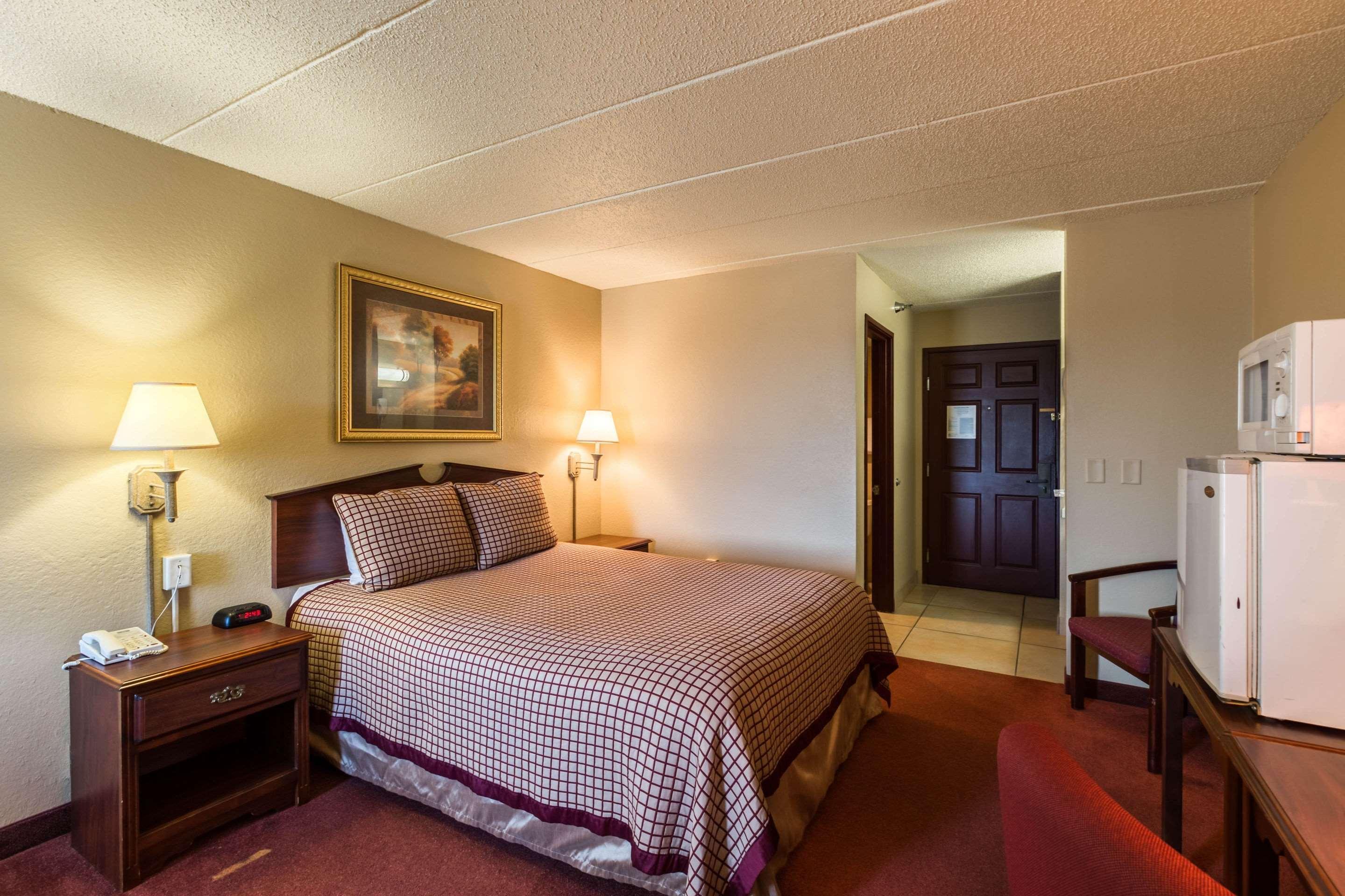 Rodeway Inn Норфолк Екстер'єр фото